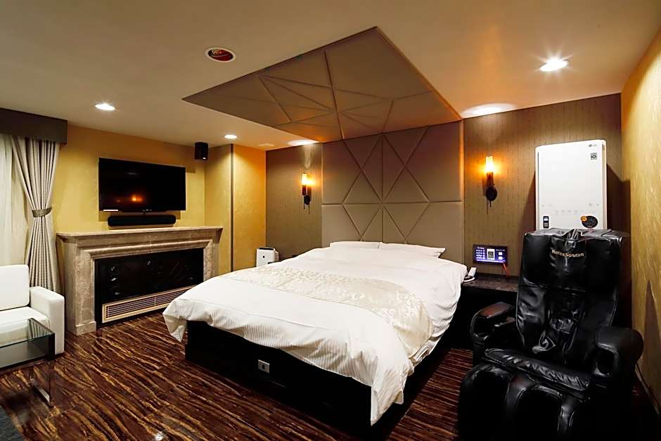 HOTEL Birthday 楠店