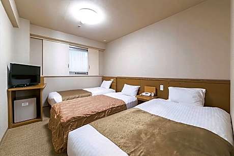Standard Twin with Extra Bed Non-Smoking