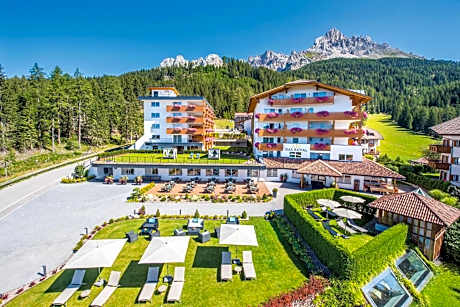 Hotel DAS ROYAL in Obereggen