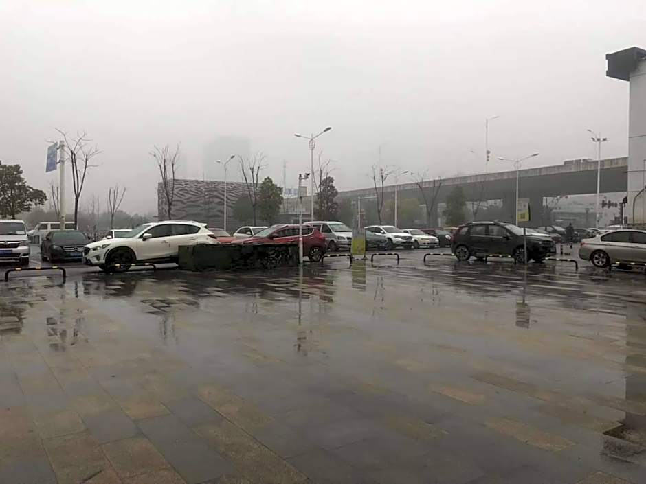 Hanting Hotel Wuhan Wangjiawan Sixin Avenue Metro Station