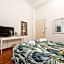 Blanco Rooms