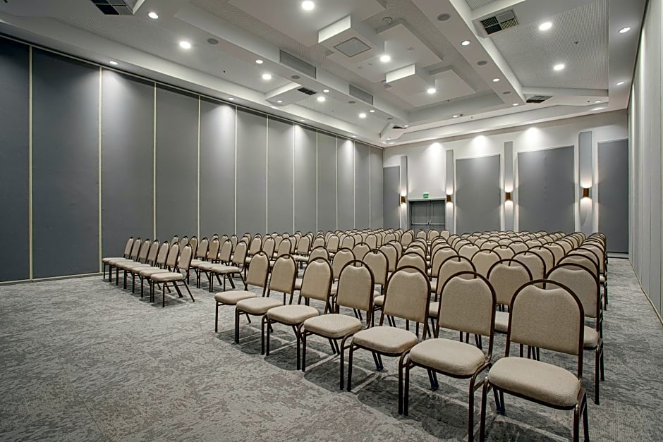 QOYA Hotel Curitiba, Curio Collection by Hilton