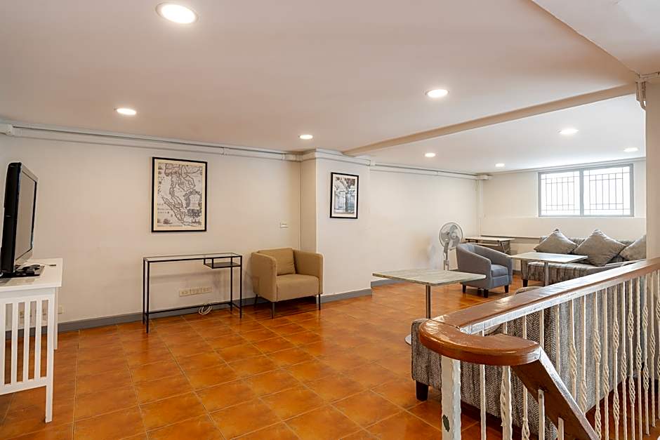 Ratchadamnoen Residence by ZUZU