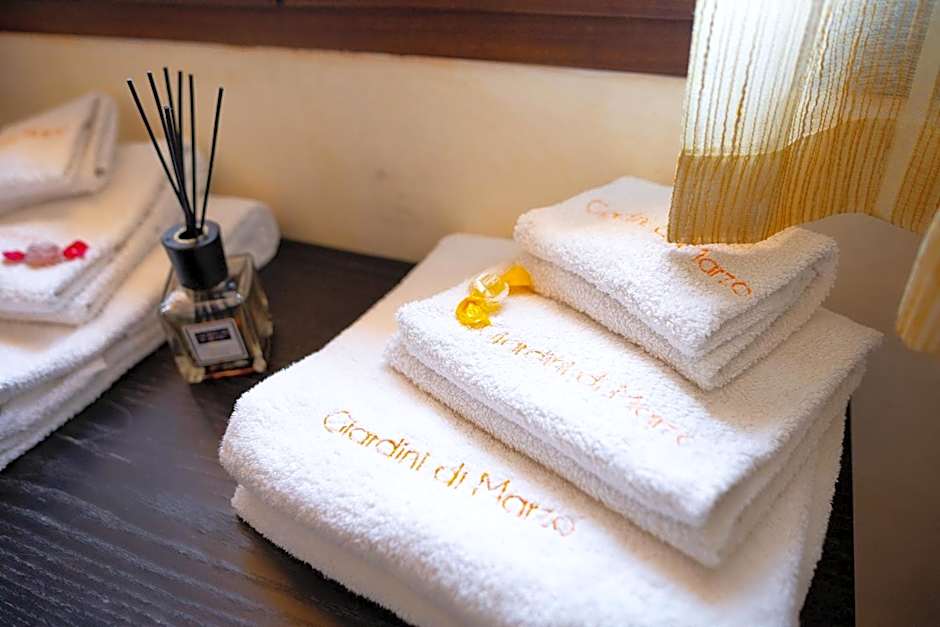 Bed & Breakfast Giardini Di Marzo