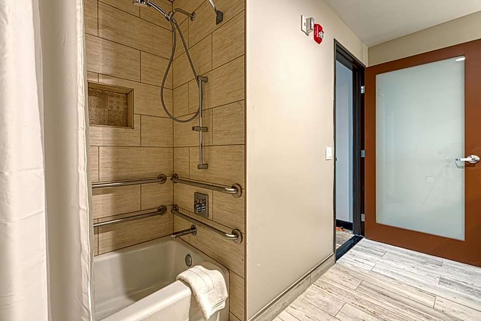 Hotel Lexen Newhall & Santa Clarita - Near Six Flags Magic Mountain