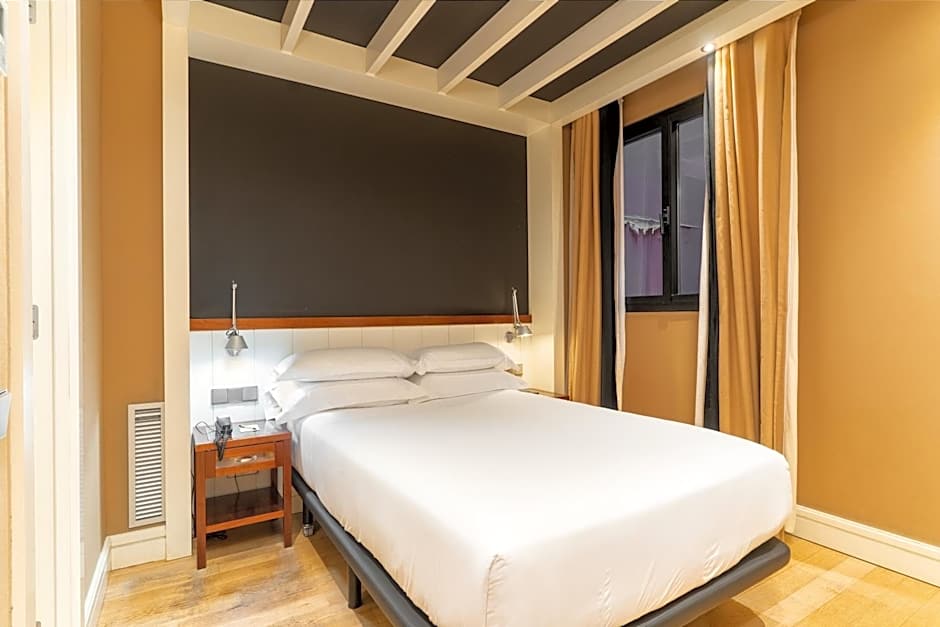U232 Hotel