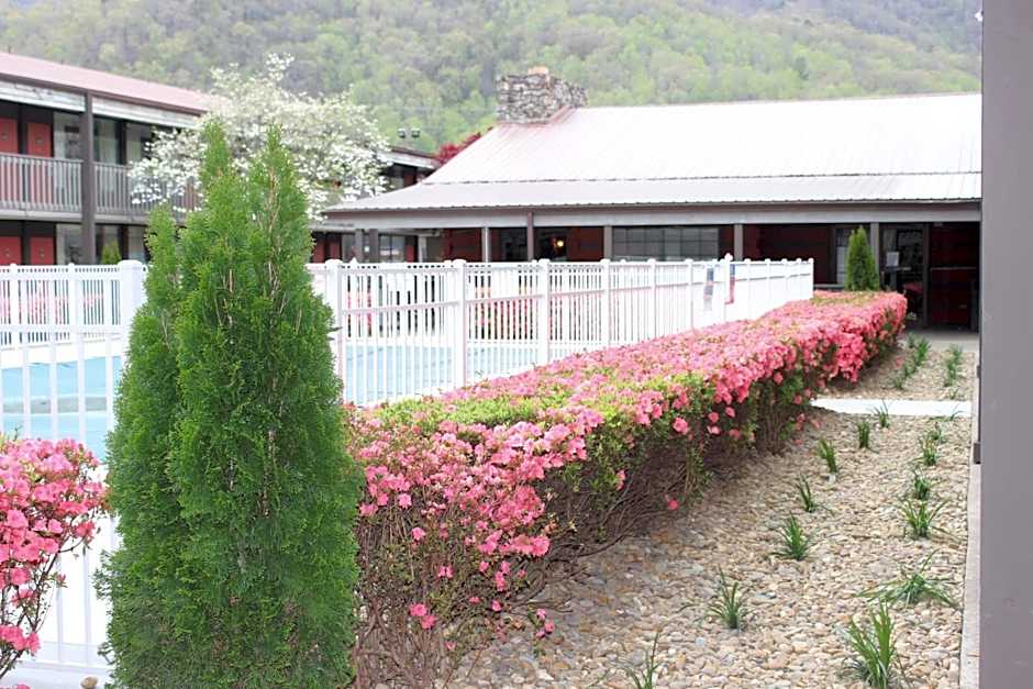 Great Smokies Inn - Cherokee