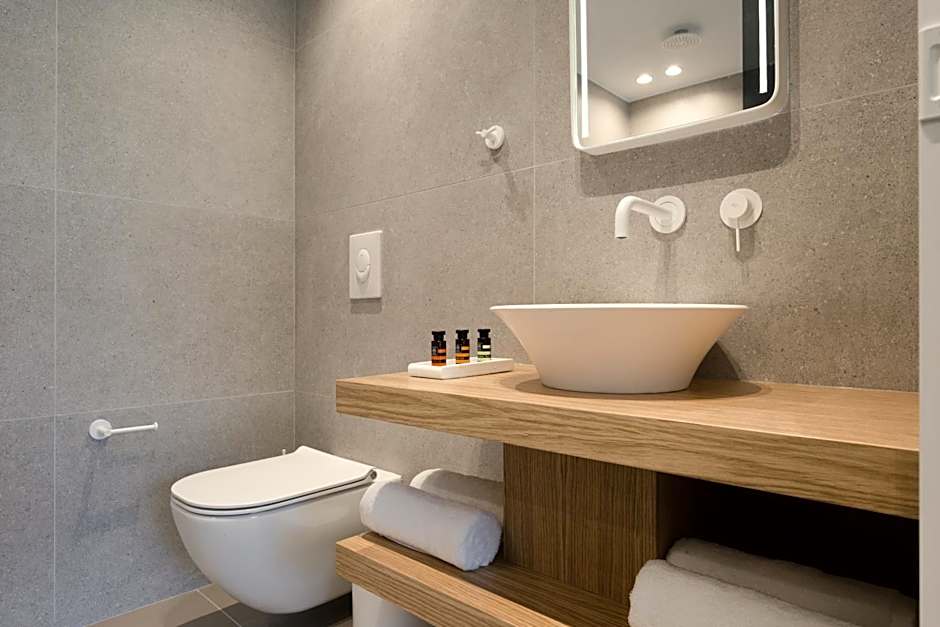 Noemie Luxury Suites