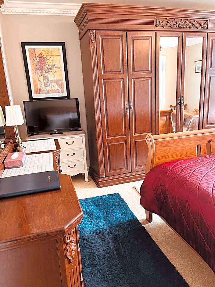 Hillcrest farmhouse Bed & Breakfast