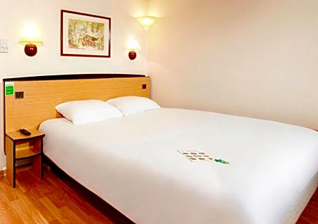 Campanile Calais Hotel