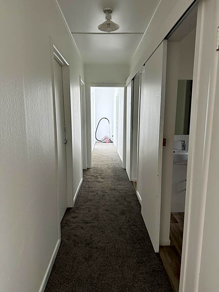 Rainbow Motel & Guest House