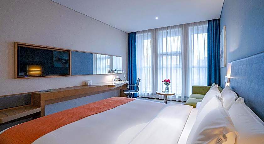 Holiday Inn Express Leshan City Square By IHG