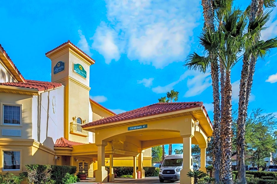 La Quinta Inn & Suites by Wyndham Tucson Airport