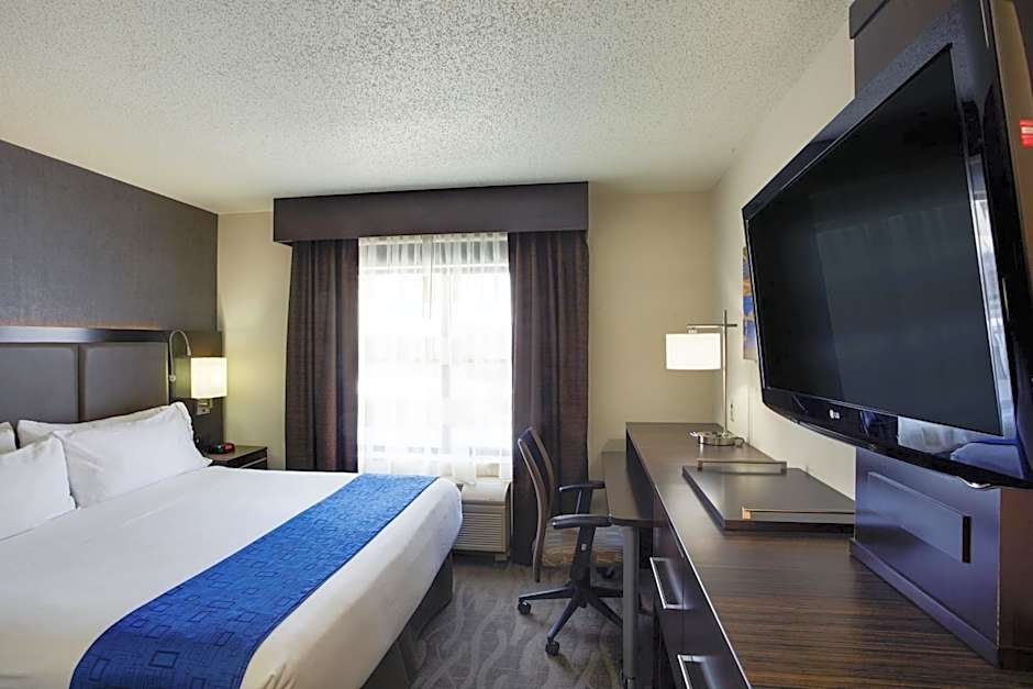 Holiday Inn Express Hotel & Suites Meadowlands Area By IHG