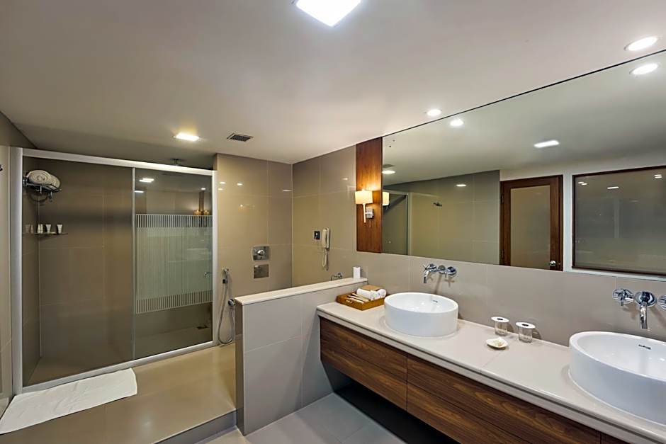 The Avenue Regent Hotel