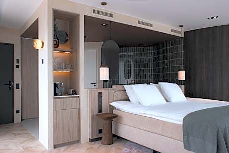 Royal Sauna Suite with Spa Access