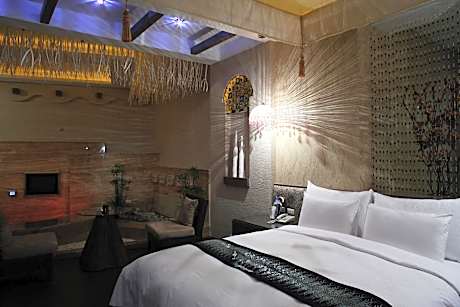 Deluxe Suite (Check-in after 21:00)