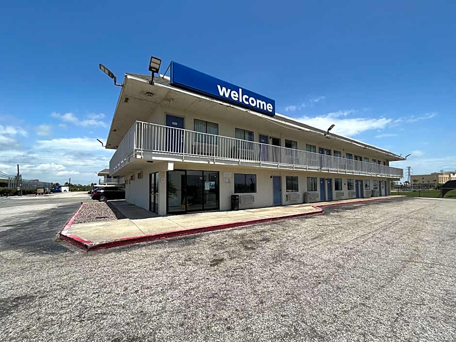 Studio 6 Galveston TX