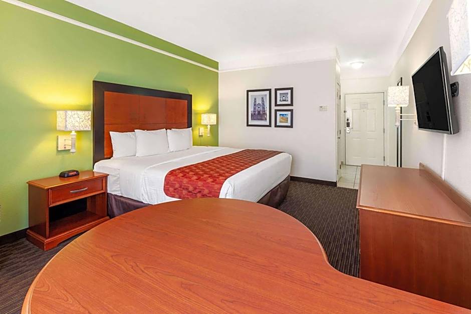 La Quinta Inn & Suites by Wyndham Cd Juarez Near US Consulate