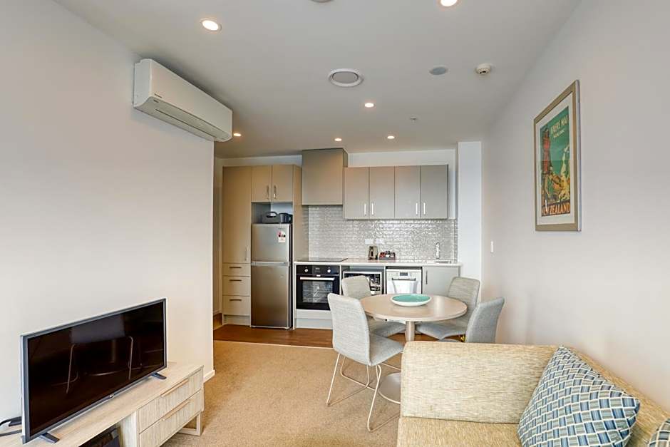 Ramada Suites Victoria Street West