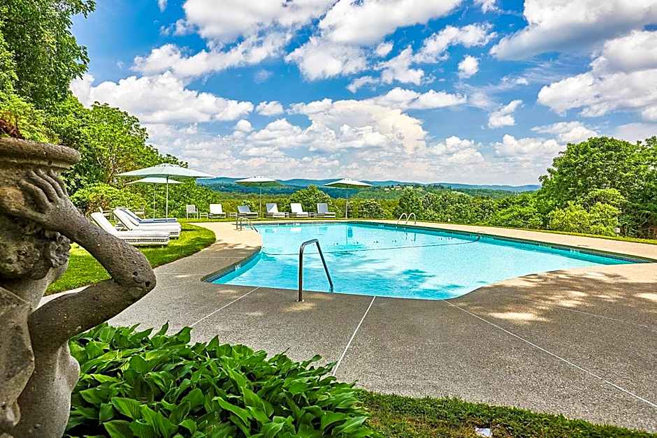 Apple Tree Inn – Lenox, MA