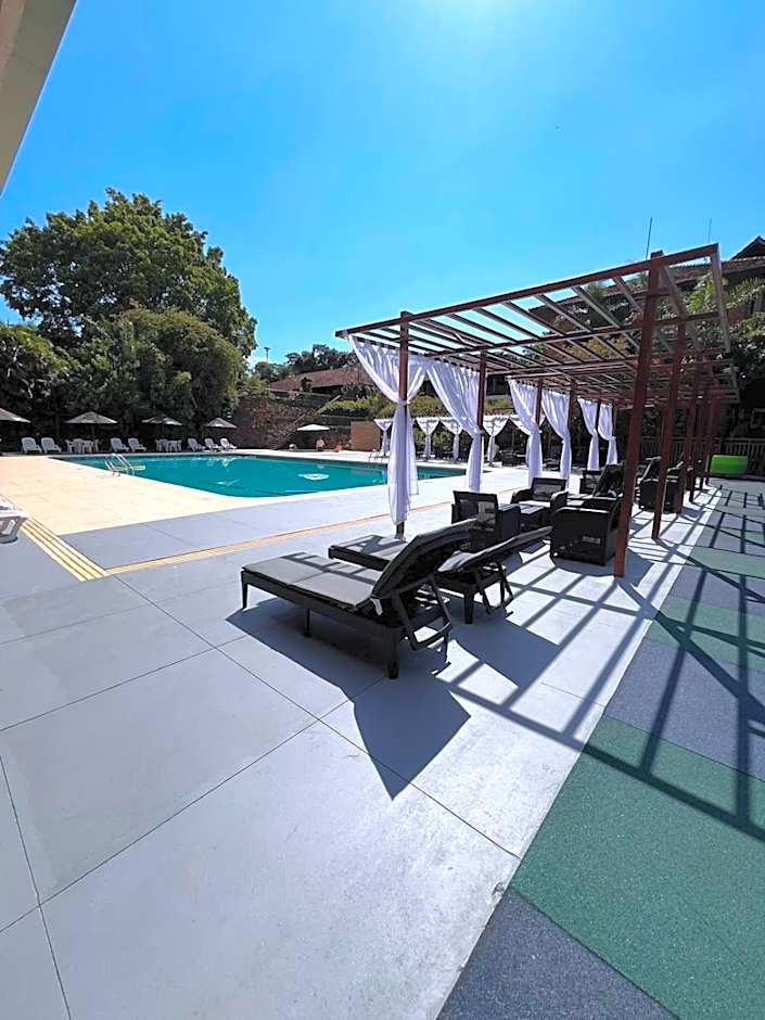 Hotel Raices Esturion