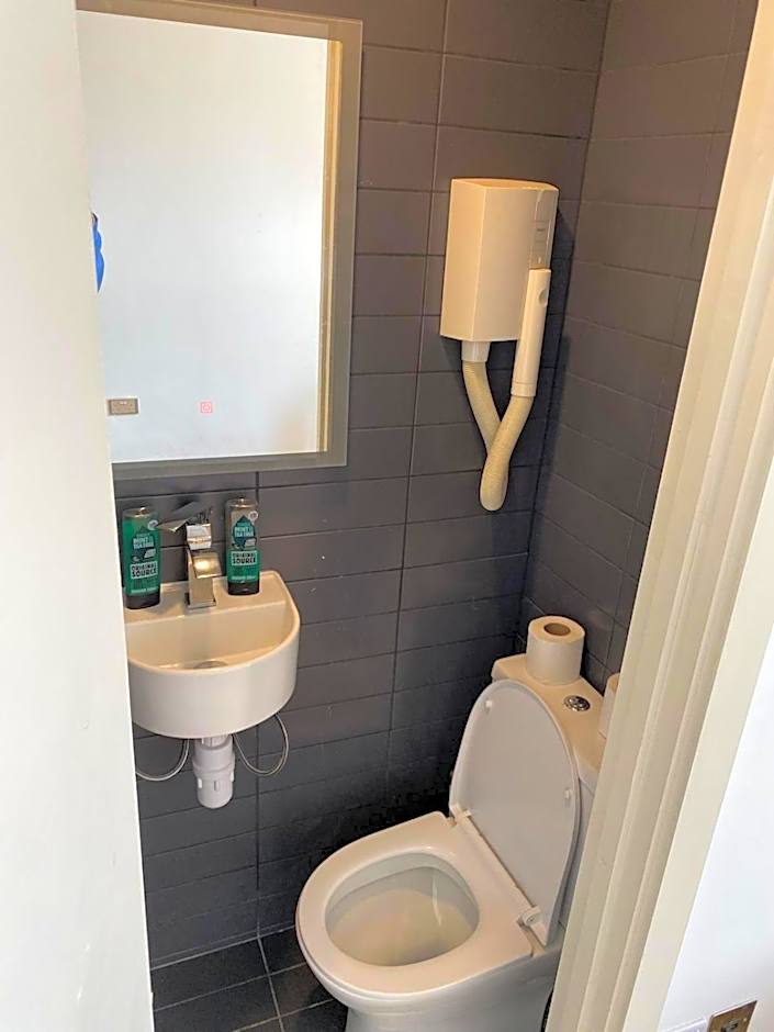 Exhibition Court Hotel 4