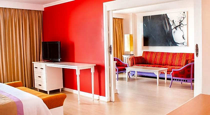 TONGTARA RIVERVIEW HOTEL