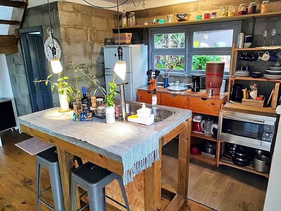 Cabana com vista mar, nascer do sol e lua cheia