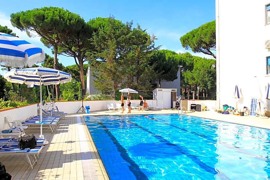 G&D Hotel Deanna Pool&Brunch