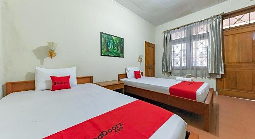 RedDoorz Plus @ Wisma Kenanga Sukabumi