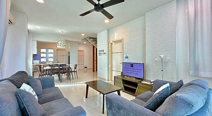 Holi 1Medini Suites Legoland