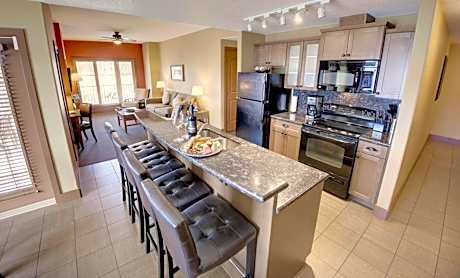 One-Bedroom Penthouse with King and Pullout Bed