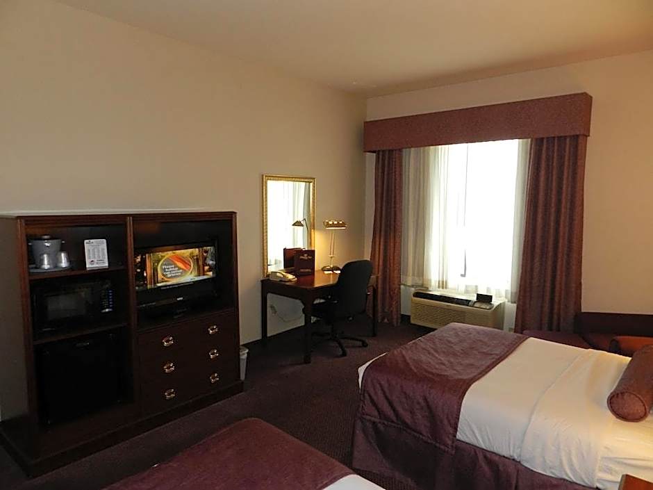 Ashmore Inn & Suites