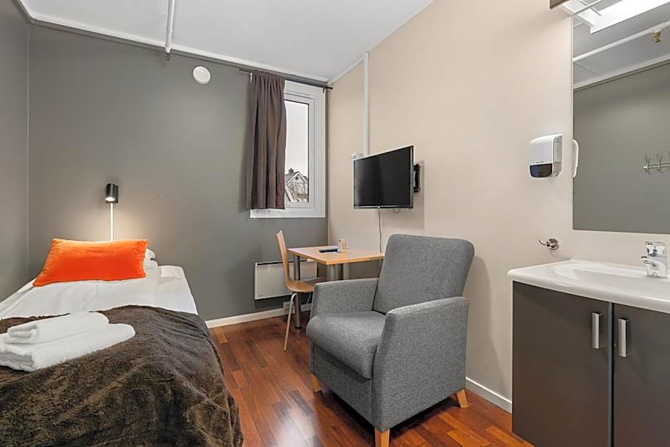 Enter Backpack Hotel