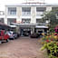 Super OYO Townhouse Oak Maxi Hotel Legian