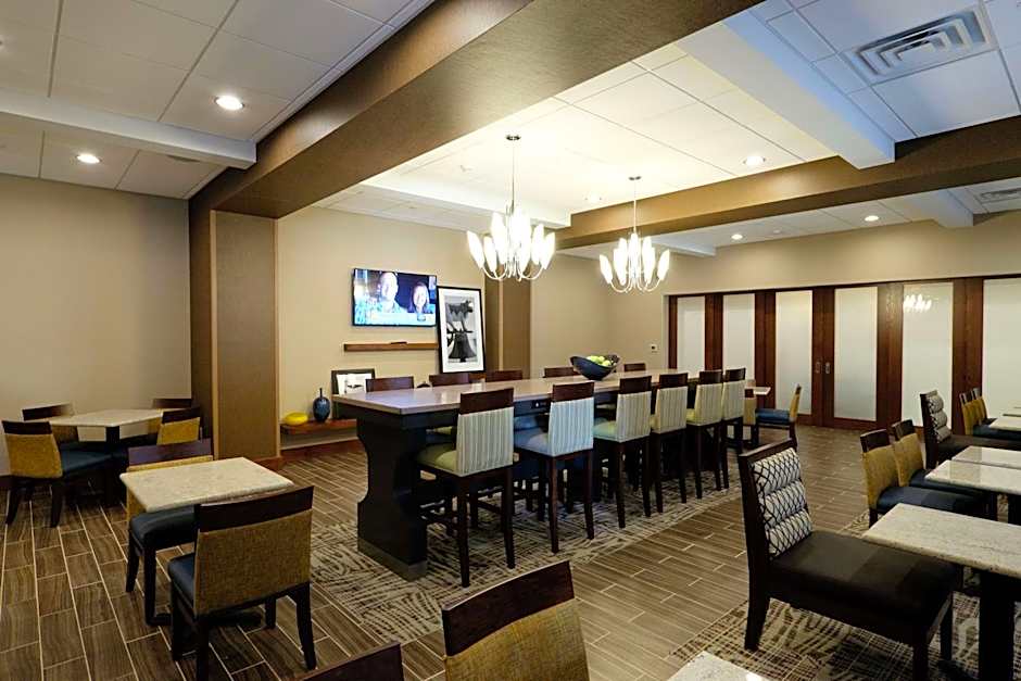 Hampton Inn By Hilton Green Bay Downtown WI