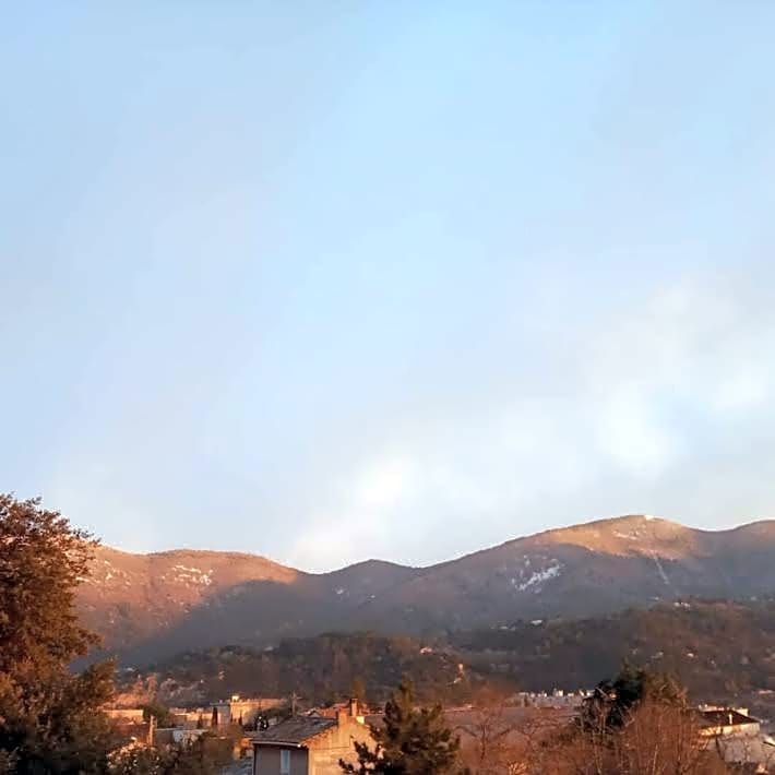 Les Horizons - SPA-JACUZZI - MASSAGE- SAUNA - 4 SAISONS - Piscine chauffée Toute l'année - 800m centre ville Nyons