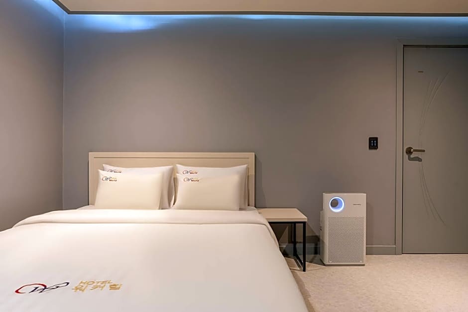 Goodstay World Hotel