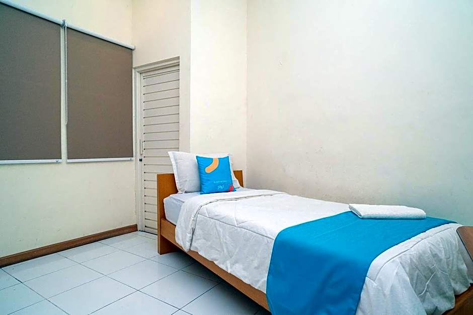 Sans Hotel FiFFa Pisang Kipas Malang