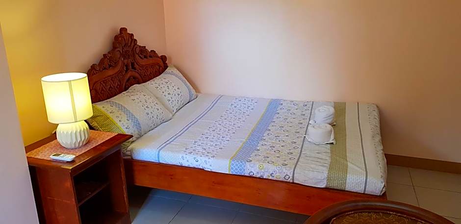 Queenslander Hotel and Restaurant