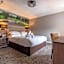 Riverside Hotel