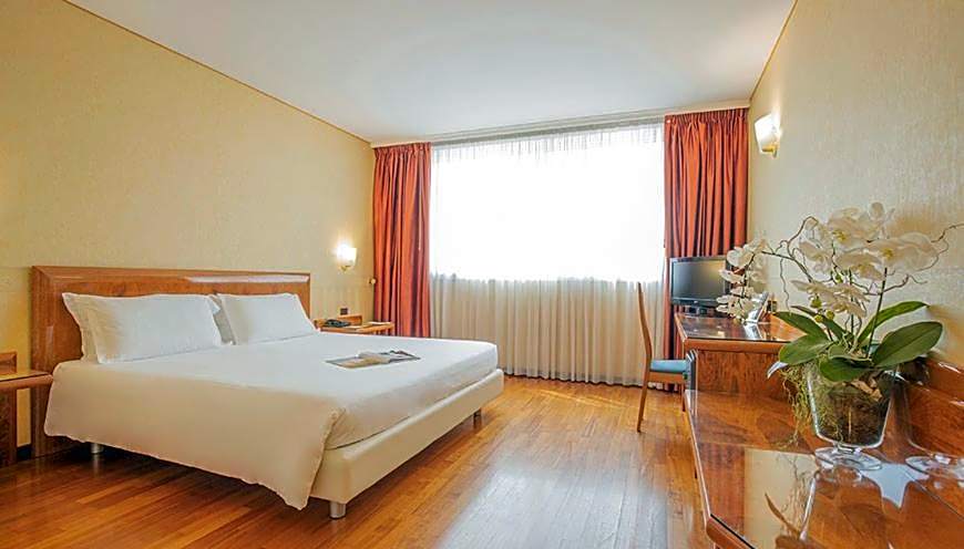 Montresor Hotel Tower