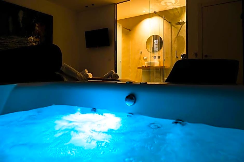 Maximum hub suite&spa