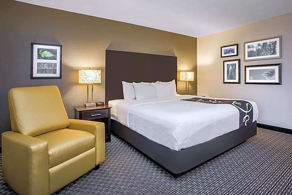 La Quinta Inn & Suites by Wyndham Oshkosh