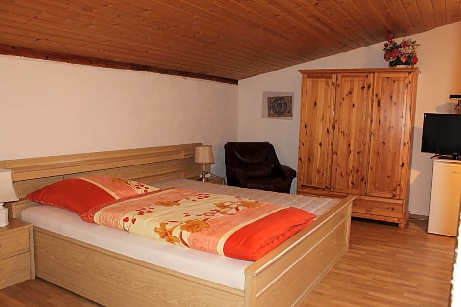 Photo 1 of 10 of Doppelzimmer