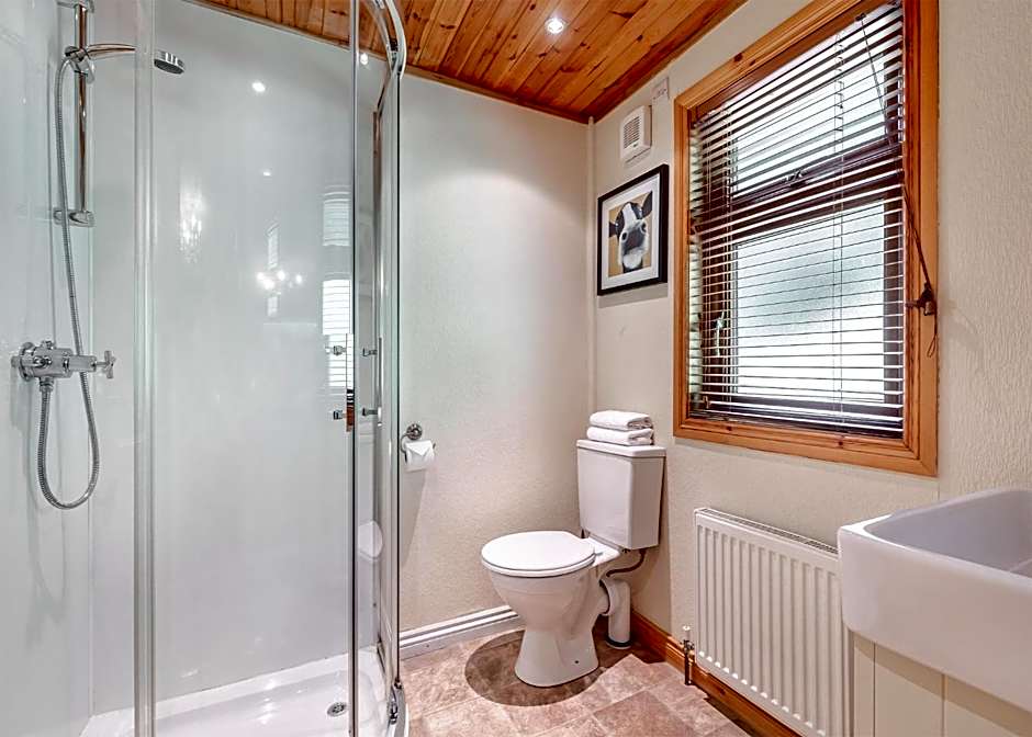 Charlesworth Lodges