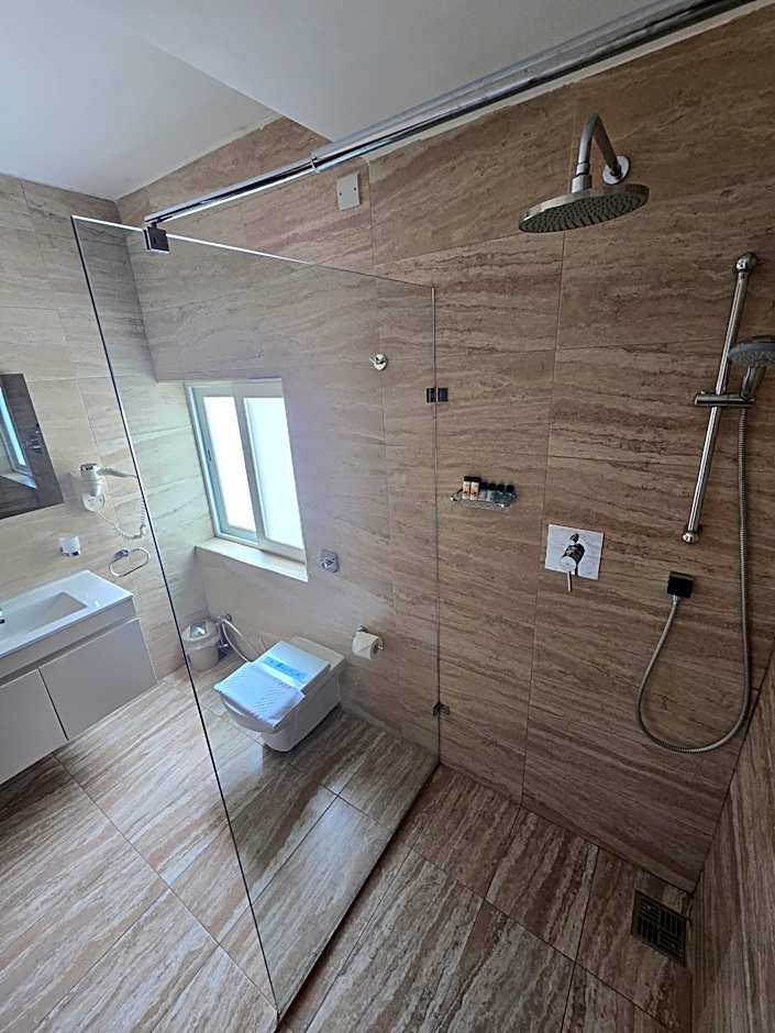 D Townhouse Boutique Suites