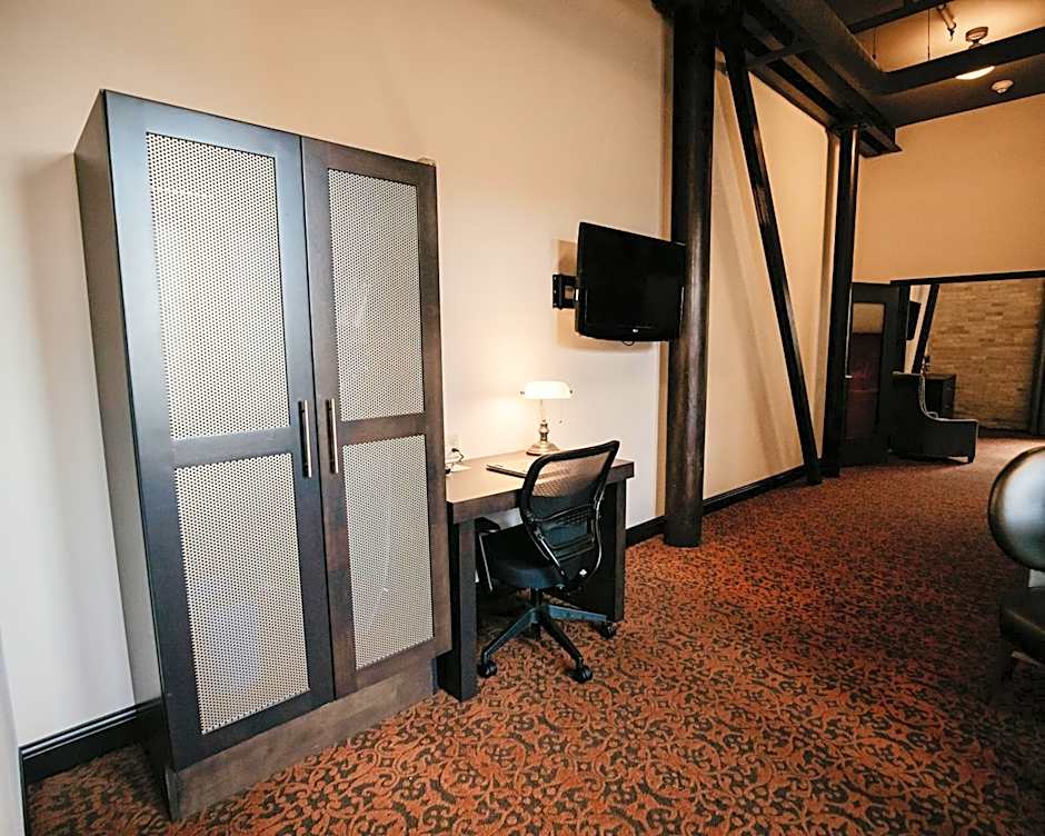 Brewhouse Inn and Suites