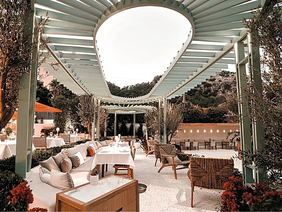 Perios Beach House - Adults Only